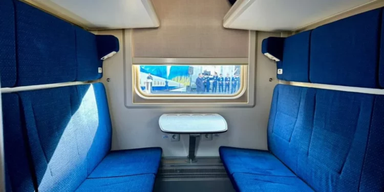 Изображение для новости: Нацперевозчик запустил новые вагоны в Россию