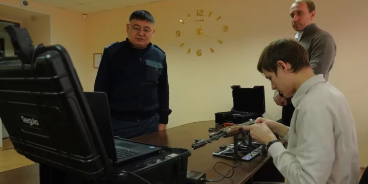 Изображение для новости: Секретов больше нет: в полицию Костаная привезли оборудование, “читающее” стёртые номера оружия