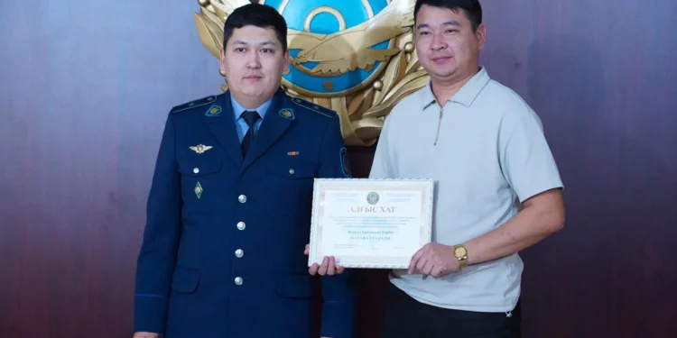 Изображение для новости: Они остановили мошенников: в Костанайской области наградили тех, кто спас людей от финансовой катастрофы