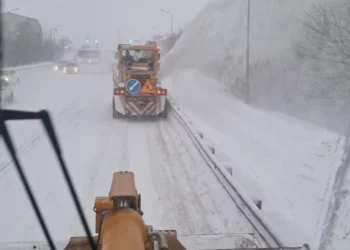 Изображение для новости: Костанай в снегу: названы причины несвоевременного выхода спецтехники