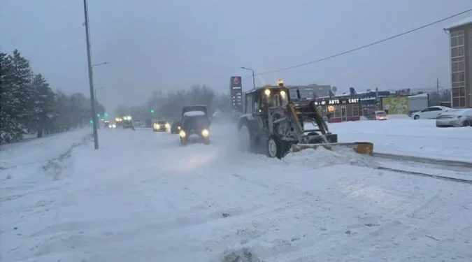 Изображение для новости: В Костанае выпала месячная норма осадков: коммунальные службы вышли на улицы