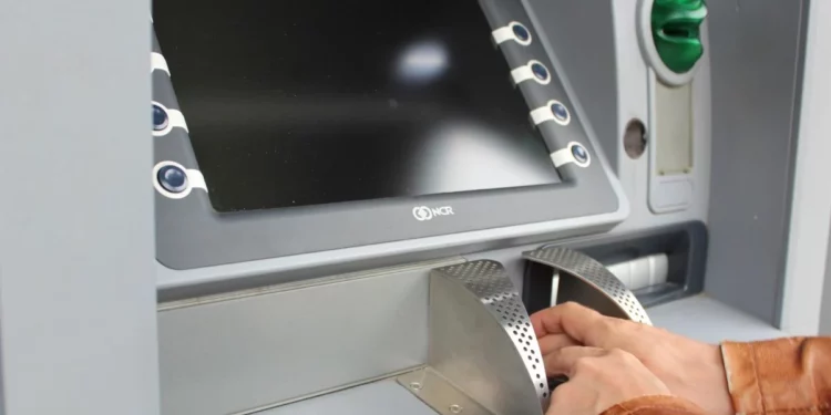 Изображение для новости: «Снял деньги — под наблюдением?» В Казахстане прокомментировали сообщения о базах данных банкоматов