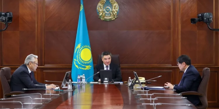 Изображение для новости: Массовые приписки, «лечение» умерших и двойное финансирование: ФСМС переходят под контроль Минфина