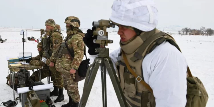 Изображение для новости: В Казахстане выпускников вузов могут призывать на контрактную службу