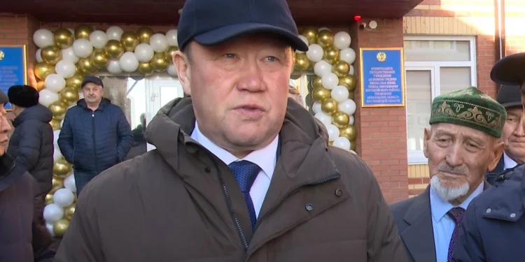 Изображение для новости: Семье с тройней в Костанайской области помогут улучшить жильё