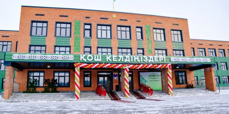 Изображение для новости: В Рудном открылась школа на 900 мест с государственным языком обучения