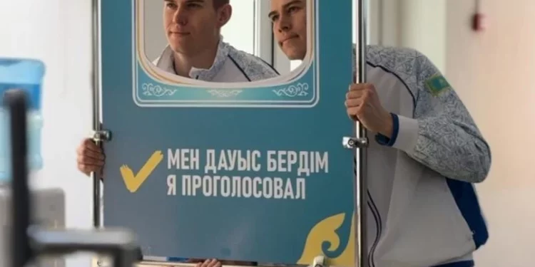 Изображение для новости: 13 пар близнецов проголосовали на референдуме в Костанайской области