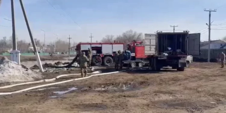 Изображение для новости: Где пришлось вскрыть дорогу, чтобы остановить воду