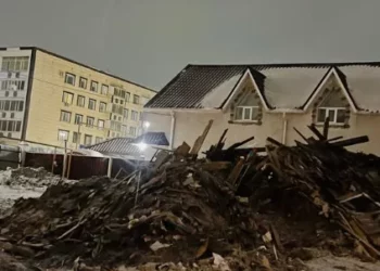 Изображение для новости: В Костанае снесли двухэтажный жилой дом