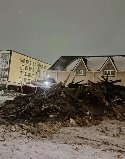 Изображение для новости: В Костанае снесли двухэтажный жилой дом