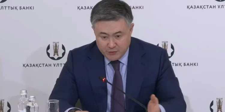 Изображение для новости: Почему доходы казахстанцев «тают»: объяснение главы Нацбанка