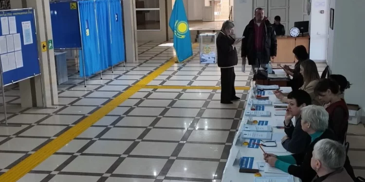 Изображение для новости: Более 4,6 млн казахстанцев уже проголосовали