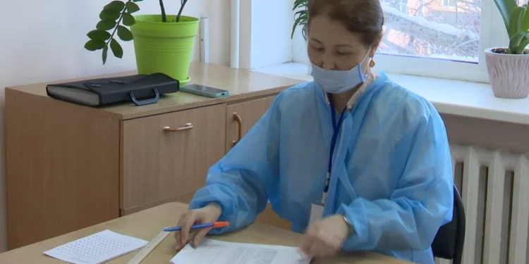 Изображение для новости: Молодые мамы проголосовали в перинатальном центре Костаная