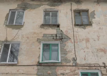 Изображение для новости: 127 семей в зоне риска: в Костанае сносят аварийные дома