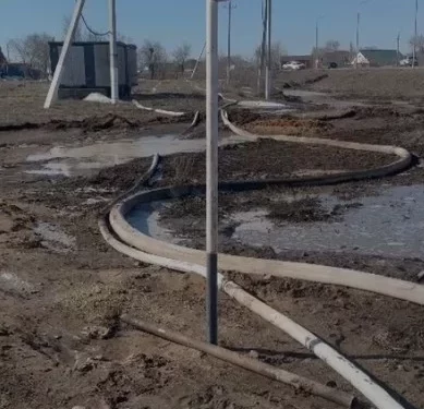 Изображение для новости: «Вода поменяла русло»: аким Костанайского района объяснил ситуацию с паводком