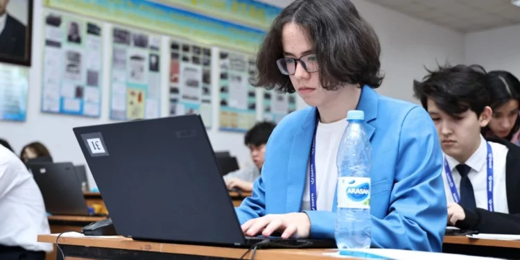 Изображение для новости: Лучшие школьники страны собрались в Костанае: стартовала олимпиада по математике и информатике