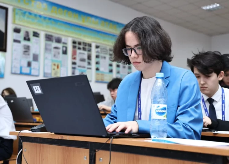 Изображение для новости: Лучшие школьники страны собрались в Костанае: стартовала олимпиада по математике и информатике