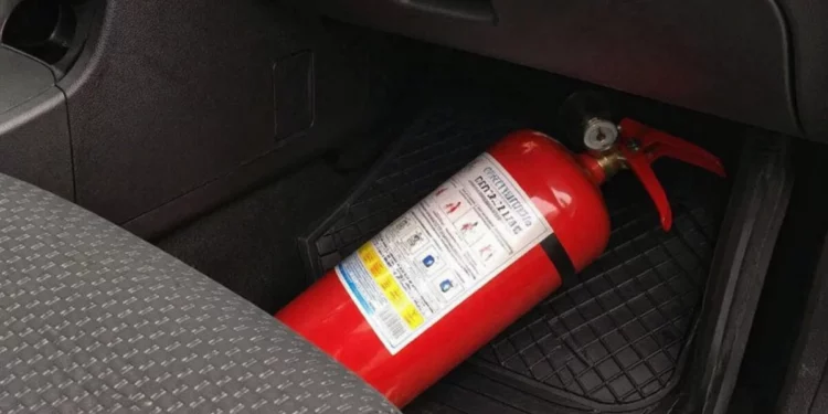 Изображение для новости: Проверки на дорогах: за аптечку и огнетушитель штрафуют водителей