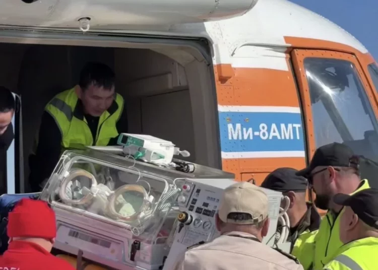 Изображение для новости: Три дня — и срочный рейс: младенца экстренно доставили в Костанай