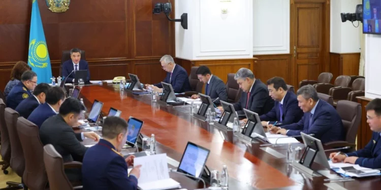 Изображение для новости: 15 «квадратов» на человека: новые правила регистрации в Казахстане