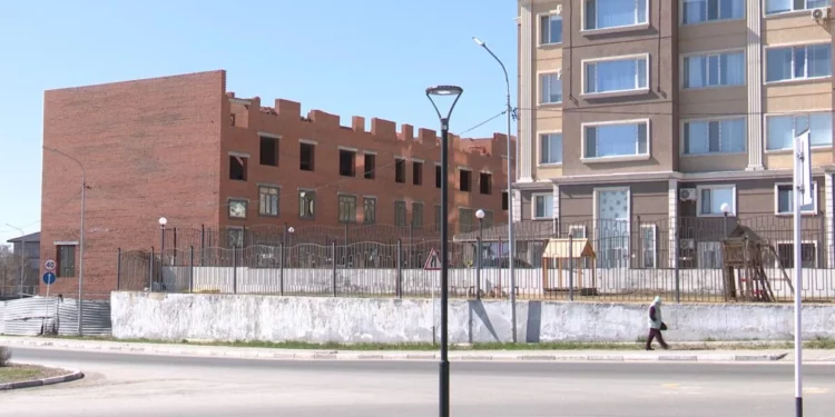 Изображение для новости: Стройка несмотря на запрет: костанайцы требуют остановить объект