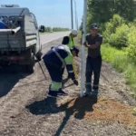 Изображение 2 для На трассах Костанайской области устанавливают новые дорожные знаки