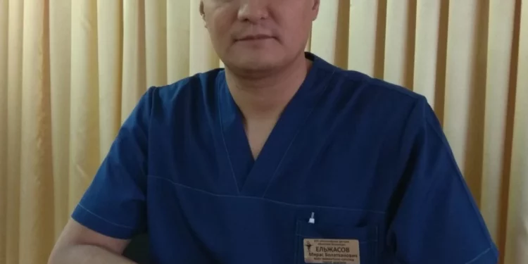 Изображение для новости: Спасибо, доктор: пациент поблагодарил завдетским травматологическим отделением Мираса Ельжасова