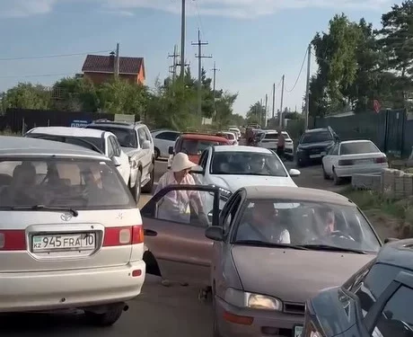 Изображение для новости: Пляжный ажиотаж привел к транспортному коллапсу на дачах под Костанаем