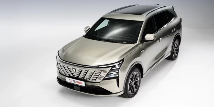 Изображение для новости: Changan CS75 Plus: уверенность начинается там, где заканчивается асфальт