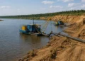 Изображение 2 для Изменили русло Тобола и разрушили берег: дело о незаконной добыче песка передано в суд