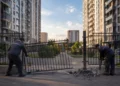 Изображение 2 для Жители не поделили двор: суд Костаная вынес решение по спорному ограждению