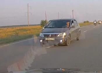 Изображение для новости: Опасный манёвр водителя едва не привёл к лобовому столкновению на одной из автодорог
