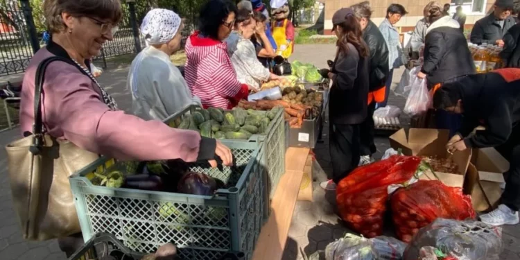 Изображение для новости: Ростовые куклы, ярмарка и угощения: атмосфера выборов в Костанае