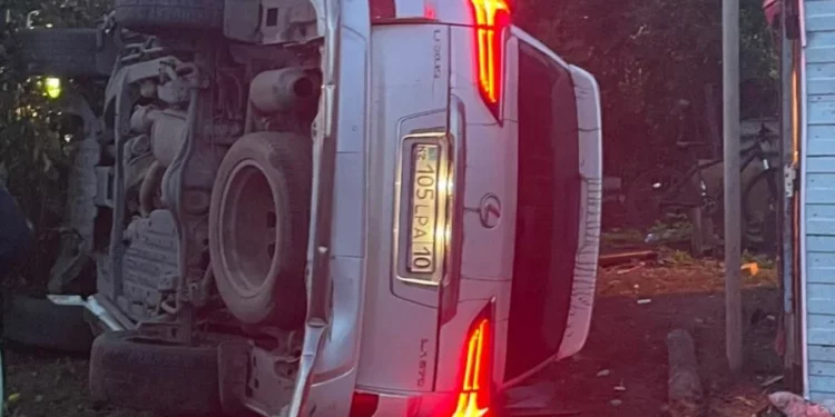 Изображение для новости: 19-летний житель Тобыла угнал Lexus, протаранил два автомобиля и перевернулся