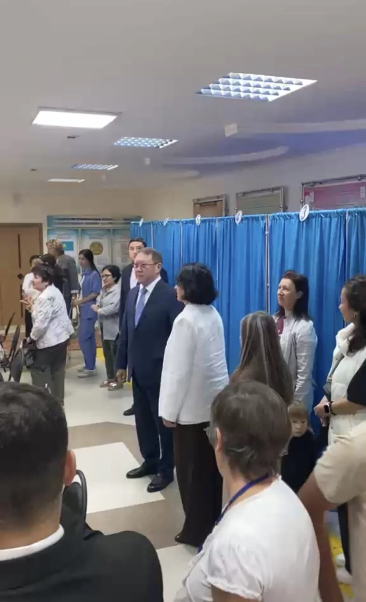 Изображение 2 для Ростовые куклы, ярмарка и угощения: атмосфера выборов в Костанае