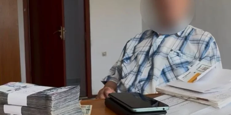 Изображение для новости: Один перевод отделял от потери денег: в Костанае пенсионеру спасли 4 миллиона тенге