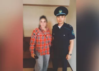 Изображение для новости: Мошенники держали жительницу Рудного «на крючке»: вмешался полицейский