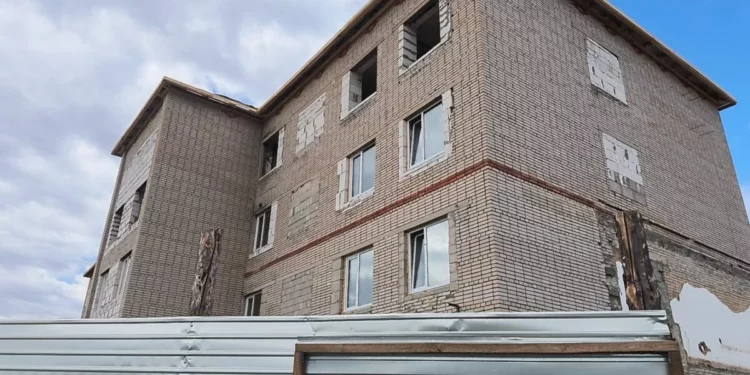 Изображение для новости: Заброшенное здание станет жильём для очередников в Костанайской области