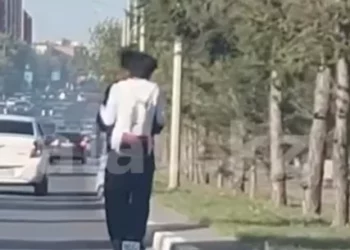 Изображение для новости: Опасную поездку сняли в Костанае — ваши новости