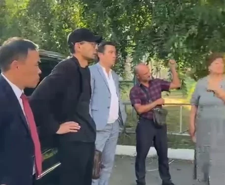 Изображение для новости: Ваши новости: более 120 квартир против переноса мусорной площадки к детской зоне в Костанае