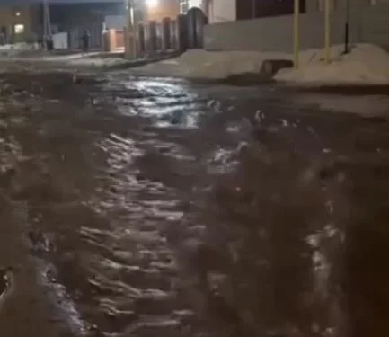 Изображение для новости: Ваши новости: вода с полей хлынула в микрорайон Восточный посёлка Мичуринское