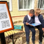 Изображение 9 для Читающую аллею с QR-библиотекой и солнечной станцией открыли в школе Костанайской области