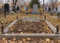 Изображение 2 для С могилы на кладбище Костаная украли памятник и металлическую оградку