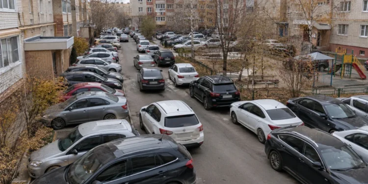 Изображение для новости: Одно место на две квартиры: как нехватку парковок учитывают в генплане Костаная
