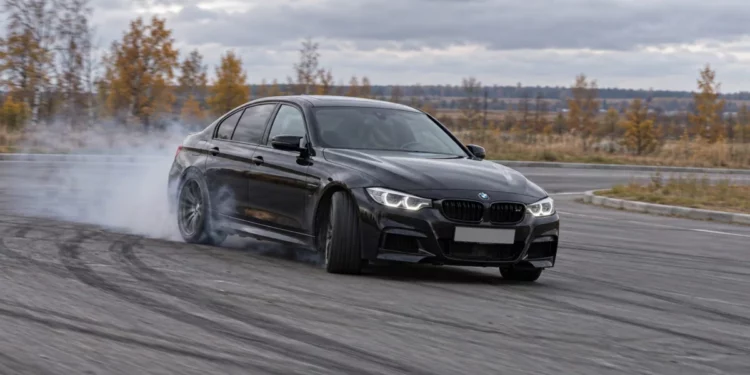 Изображение для новости: Дрифт довёл до суда: водителя BMW оштрафовали в Костанае